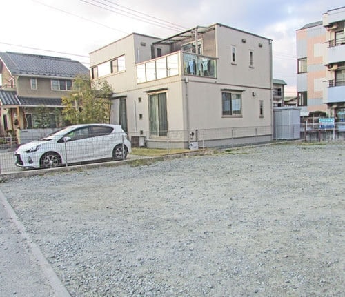 駐車場を新設する家屋横のスペース