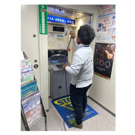 山梨県民信用組合青沼支店ATMの無光触媒 抗菌コーティング
